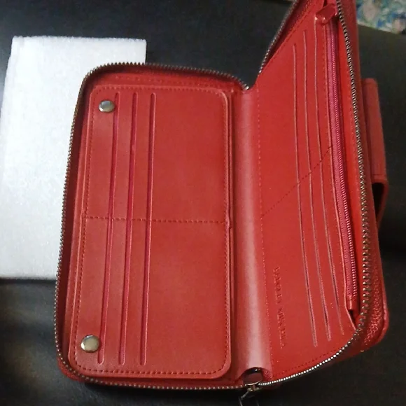 Badgley Mischka Red Accessory - Picture 4 of 6